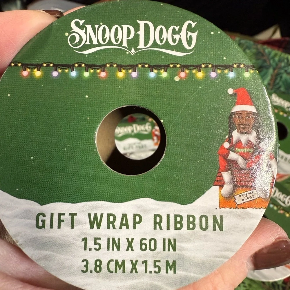 Snoop Dogg NEW Holiday Gift Wrap Ribbon Set - Red and Green and Name Tag Labels